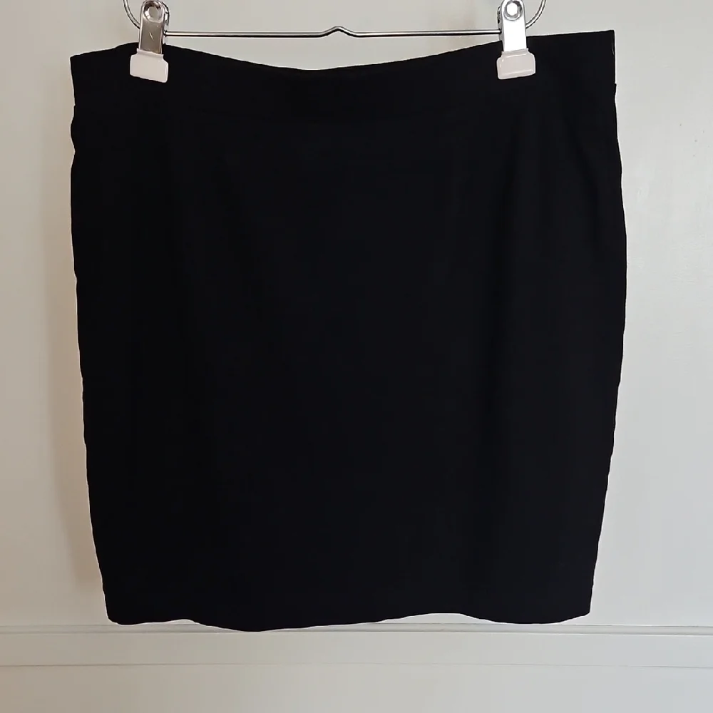 Classic Black Pencil Style Skirt - Picture 2 of 5